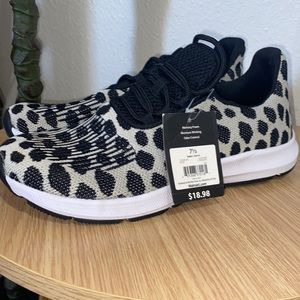Brand new leopard print tennis shoes